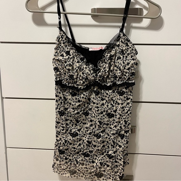 Y2K Cream & Black Floral Lace Tank Top - Picture 2 of 4